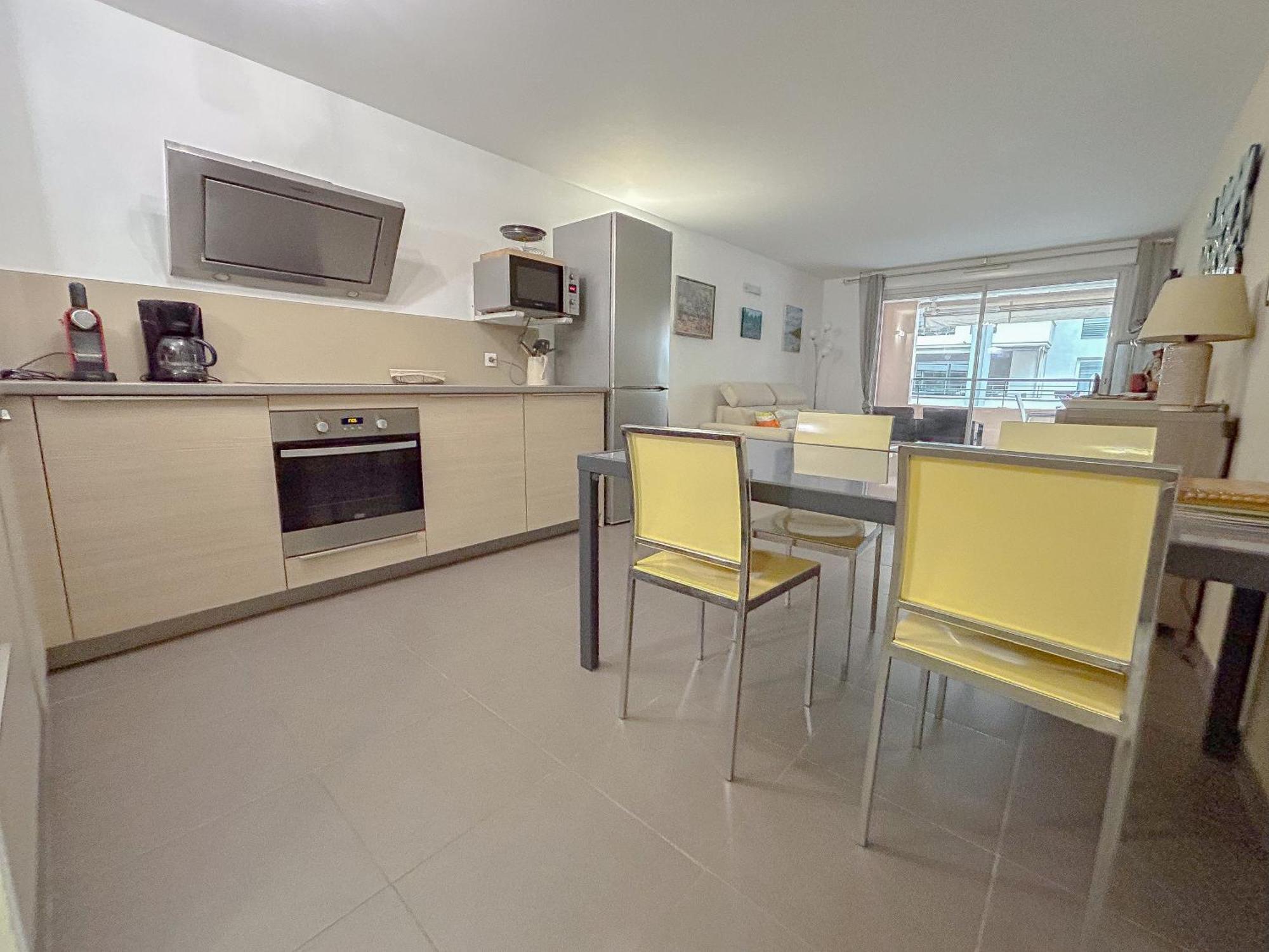 Appartement Centrale A 100 M Des Plages Rue De Provence Сен-Рафаэль Экстерьер фото